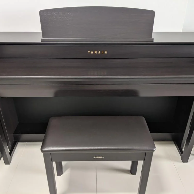 YAMAHA CLP-745 WA (USED)