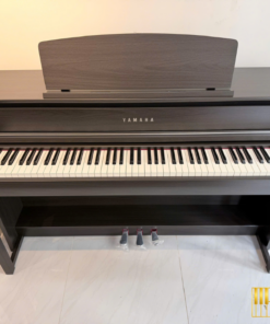 YAMAHA CLP-775 DW (USED)