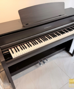 YAMAHA CLP-775 DW (USED)