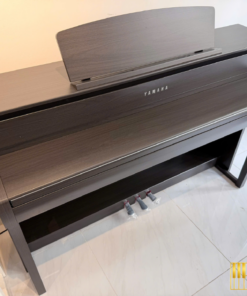 YAMAHA CLP-775 DW (USED)