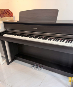 YAMAHA CLP-775 DW (USED)