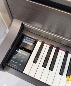 YAMAHA CLP-775 DW (USED)