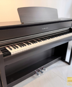 YAMAHA CLP-775 DW (USED)