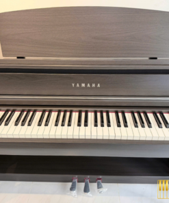 YAMAHA CLP-775 DW (USED)