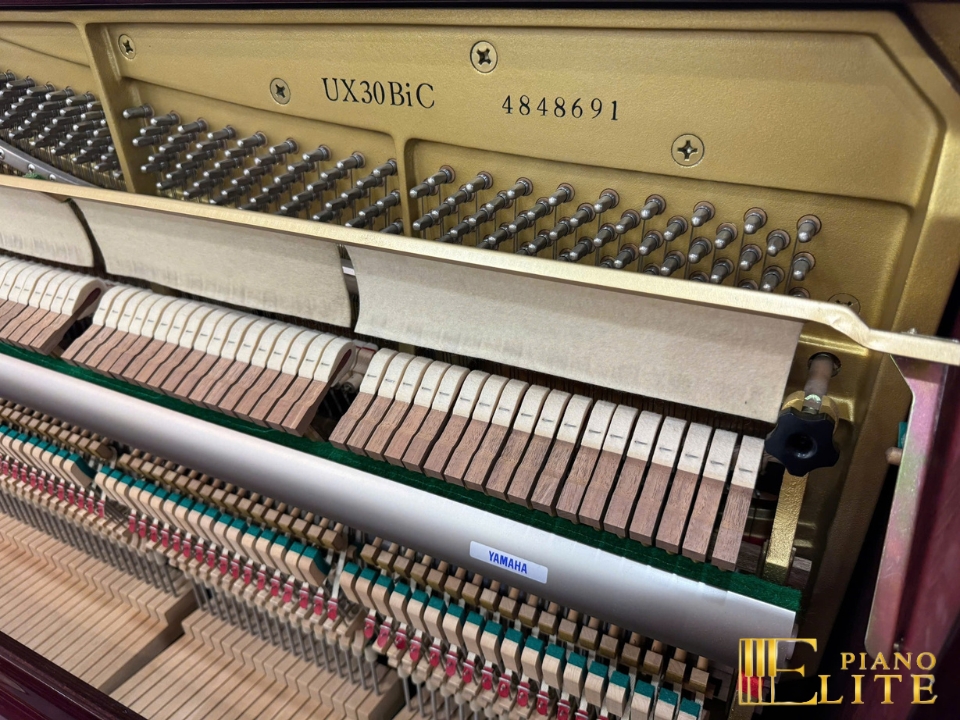Review YAMAHA UX30 BiC – Hình ảnh thực tế tại showroom Elite Piano