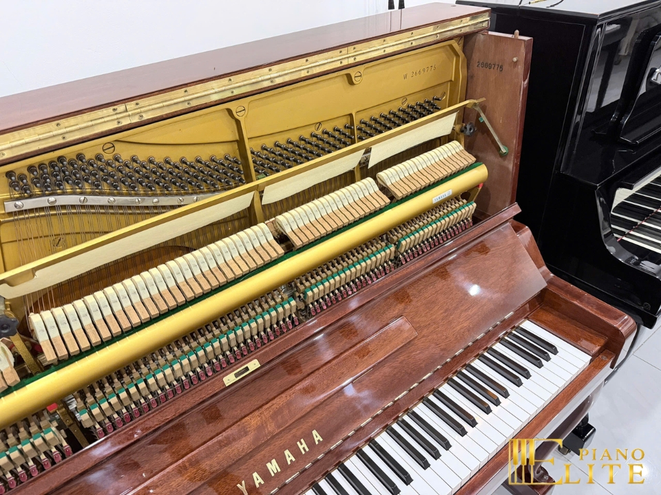 YAMAHA W106 - Elite Piano