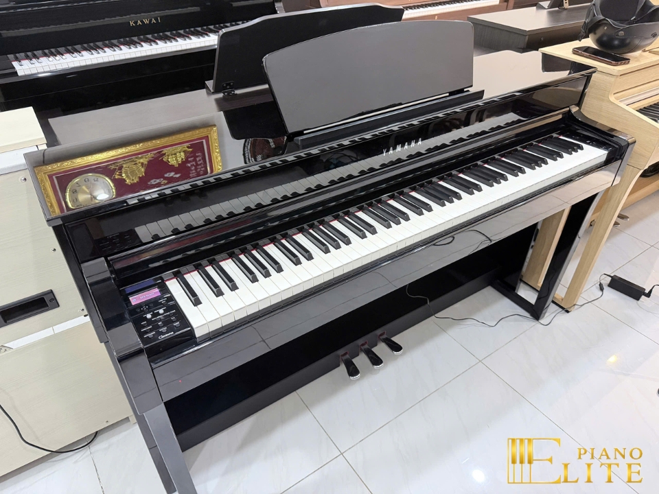 YAMAHA CLP-635 PE