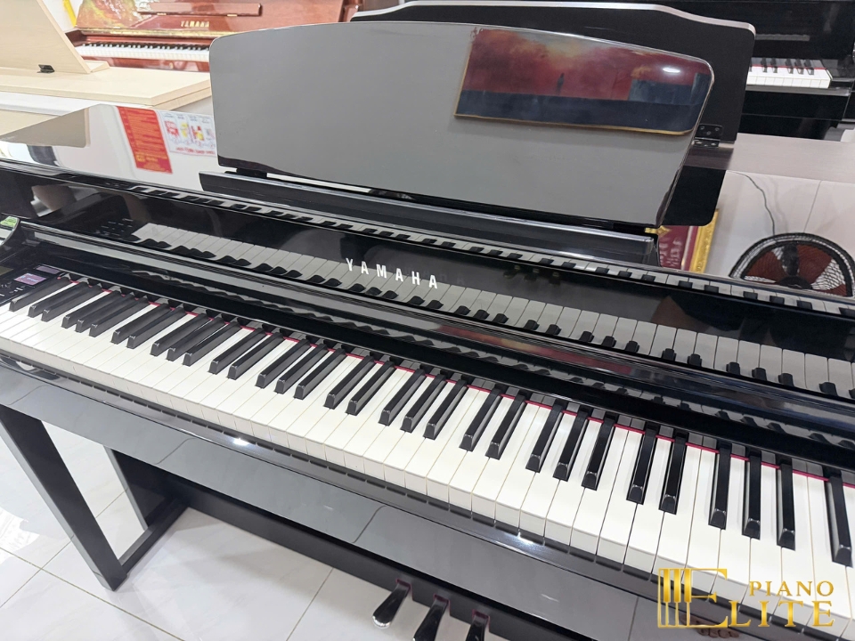 YAMAHA CLP-635 PE tại Elite Piano TP.HCM – Không gian trưng bày