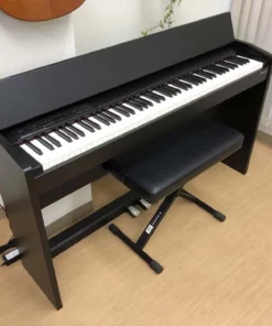 ROLAND F-140 B (USED)