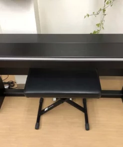 ROLAND F-140 B (USED)
