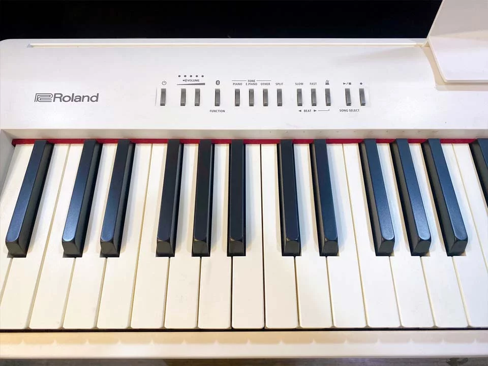 ROLAND FP-30 WH - Elite Piano