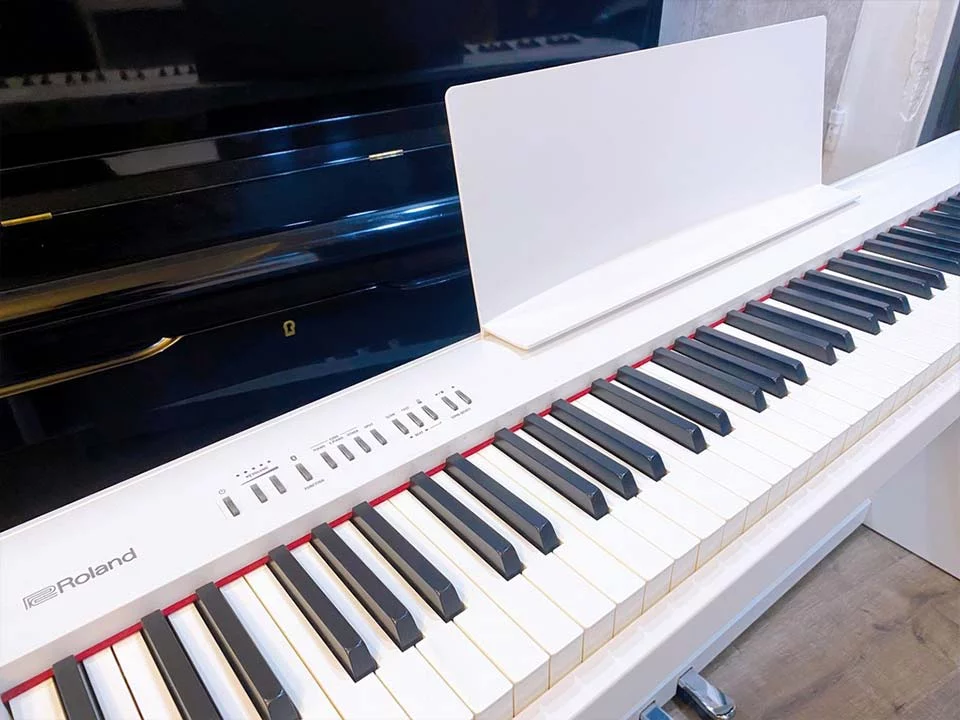 ROLAND FP-30 WH - Elite Piano