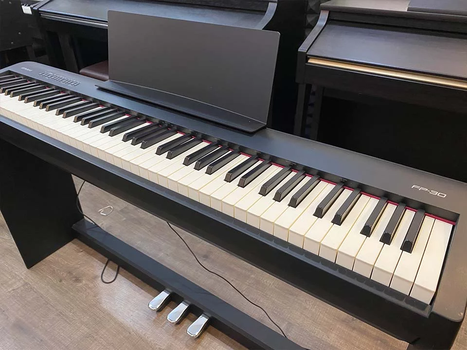 ROLAND FP-30 BK - Elite Piano