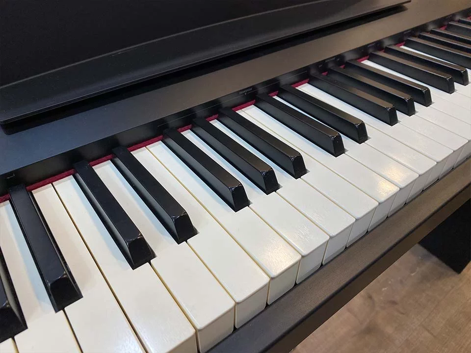 ROLAND FP-30 BK - Elite Piano