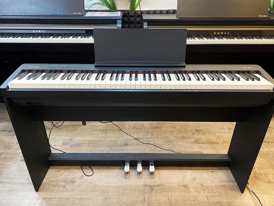 ROLAND FP-30 BK - Elite Piano