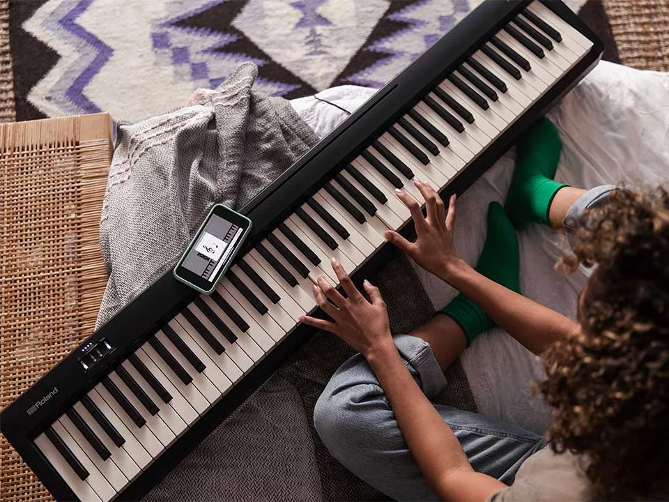 ROLAND FP-10