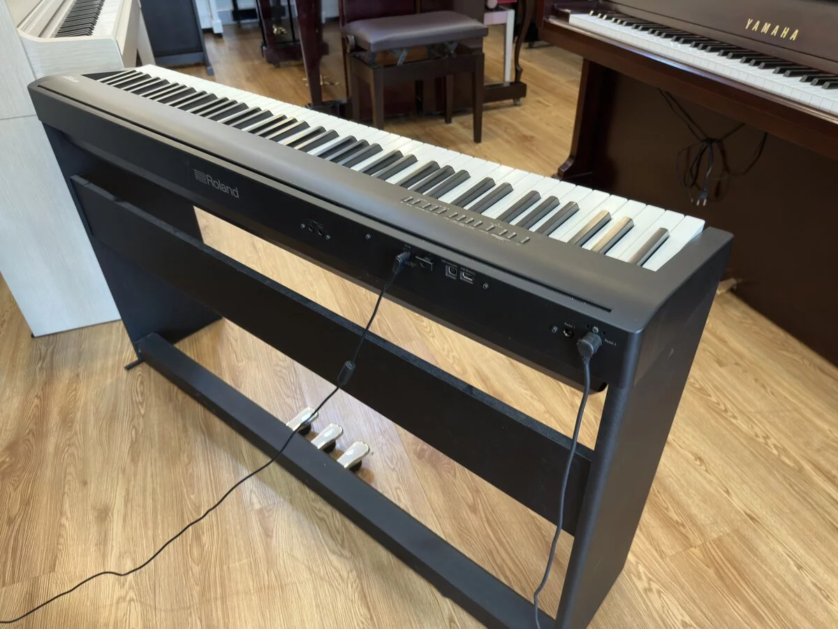 ROLAND FP-30X BK - Elite Piano