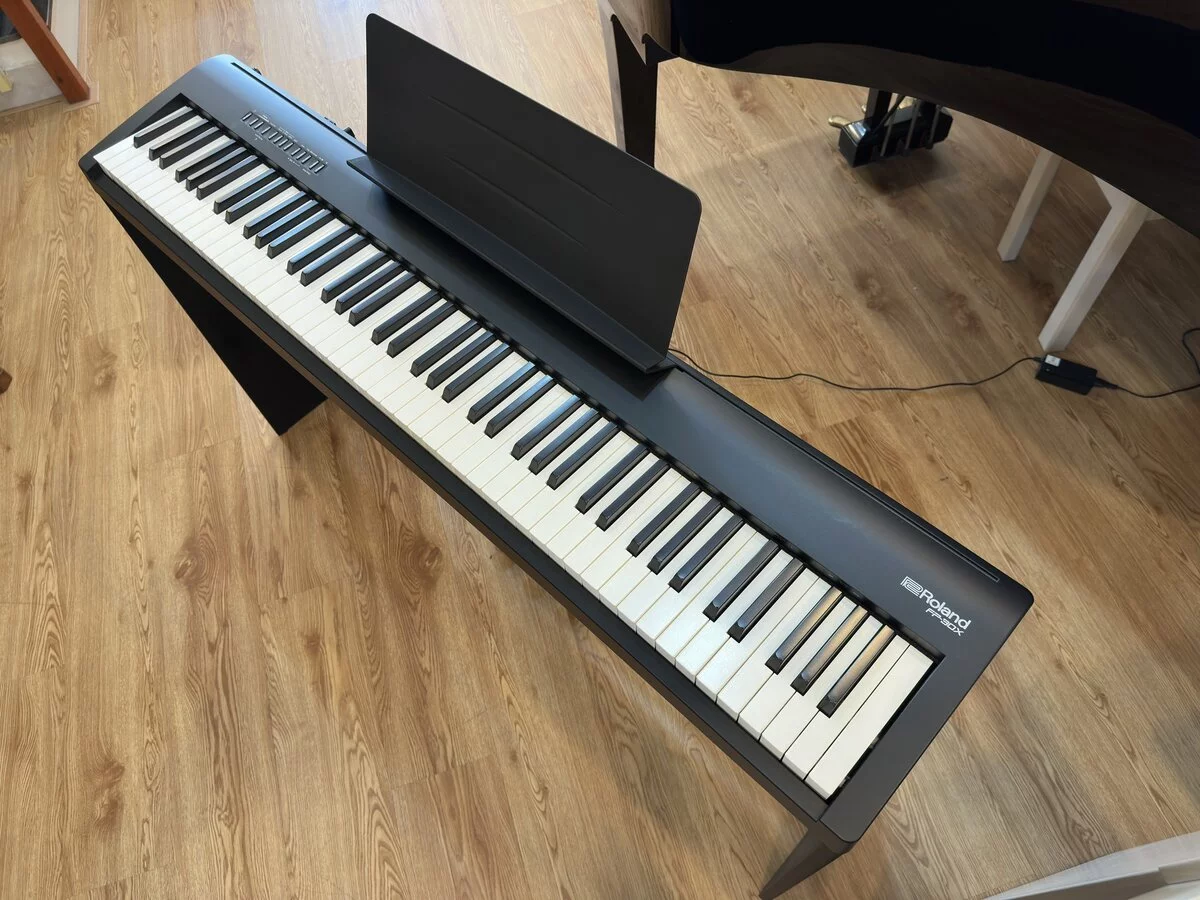 ROLAND FP-30X BK - Elite Piano