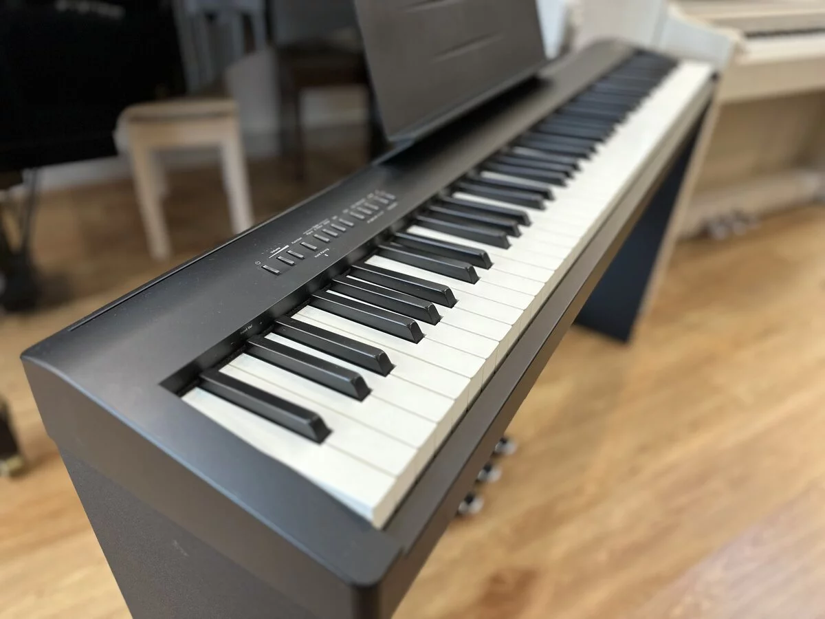 ROLAND FP-30X BK - Elite Piano