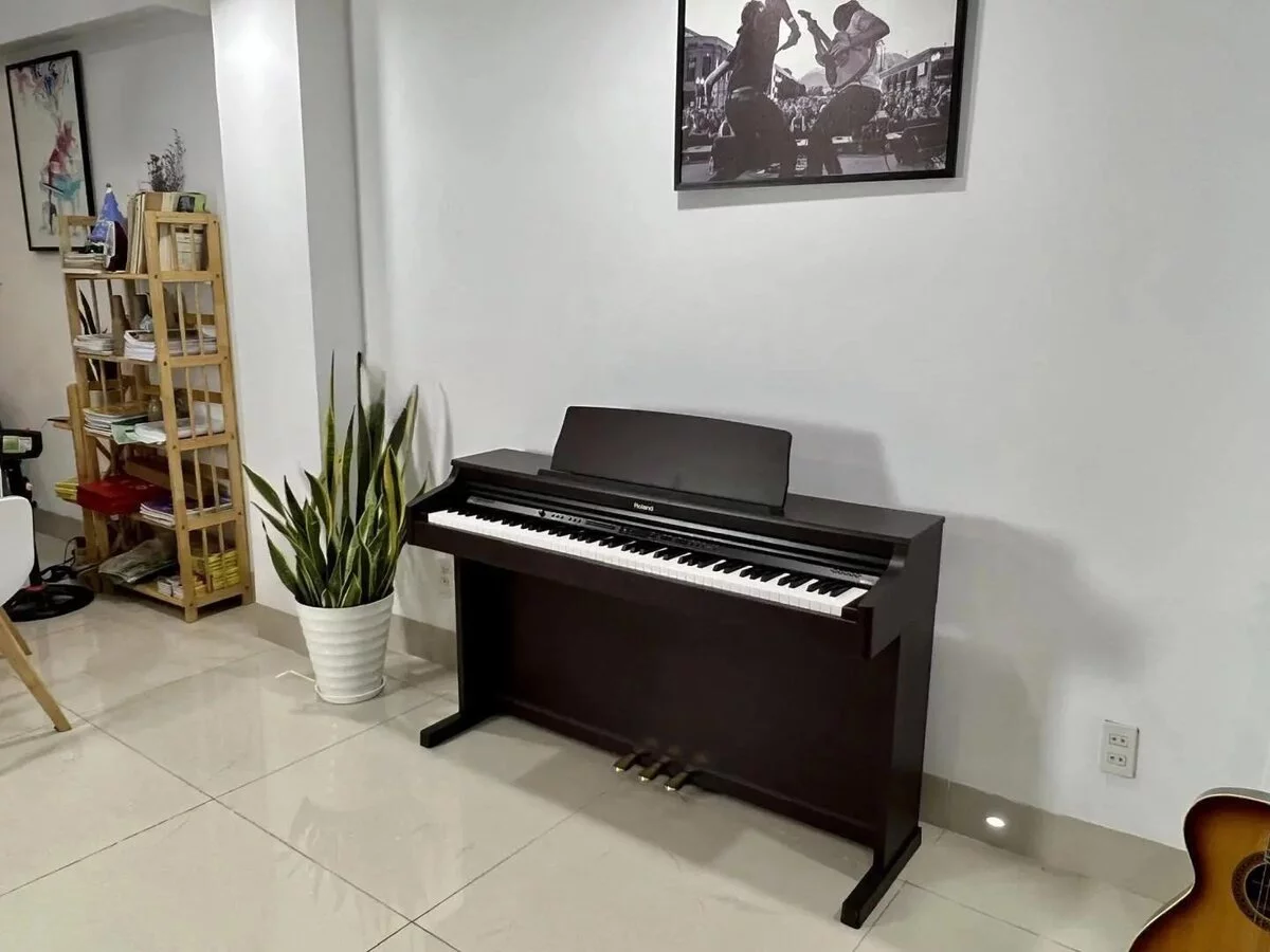 ROLAND HP-203 RW