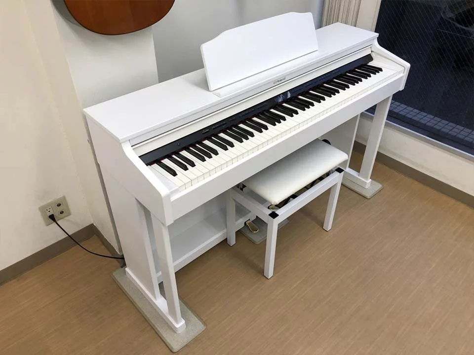 ROLAND HP-601 WH