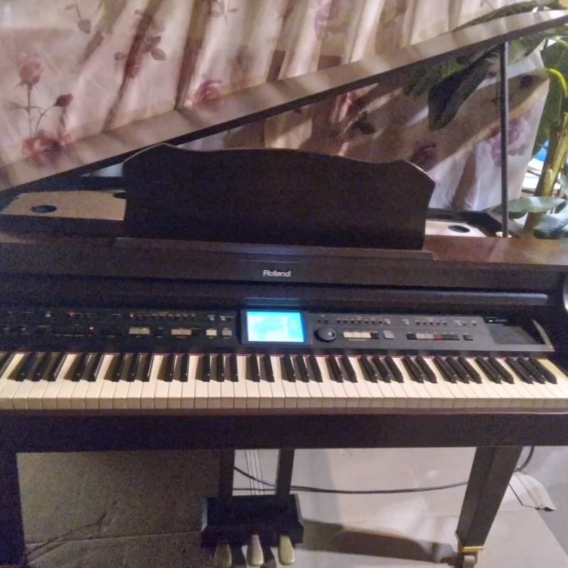 Roland KR-977