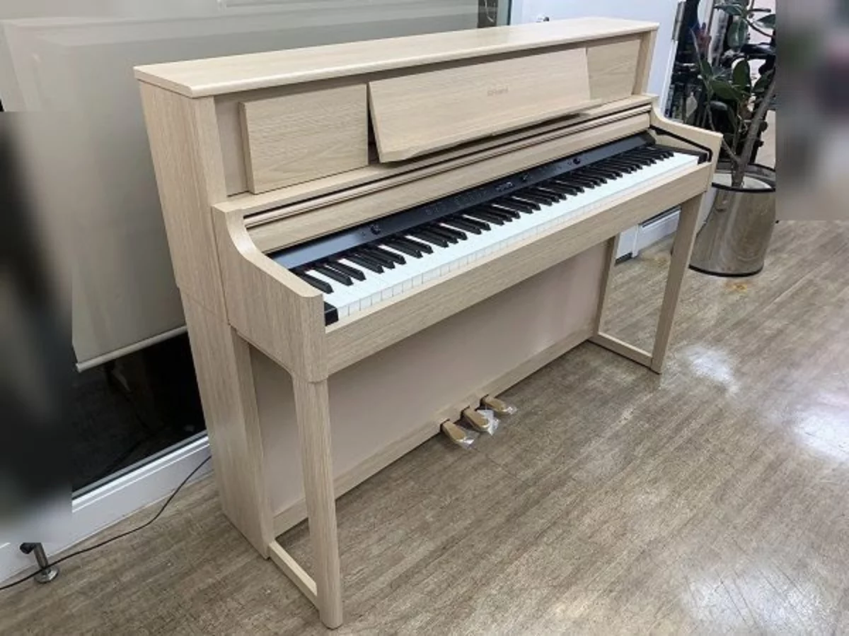 ROLAND LX-705 LA (USED) - Elite Piano
