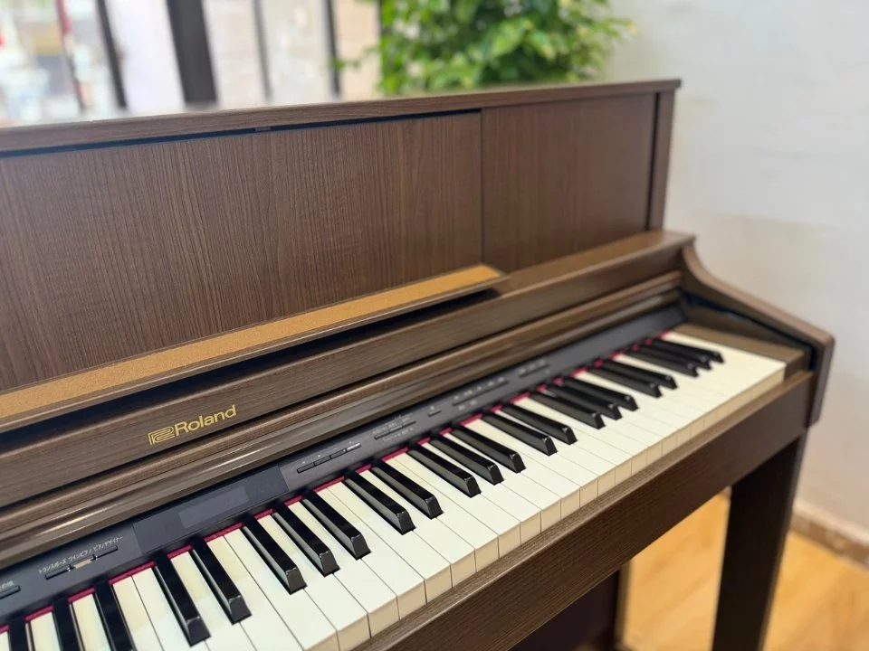 ROLAND LX-7 BW - Elite Piano