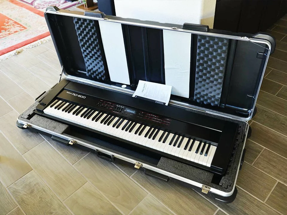 ROLAND RD-600