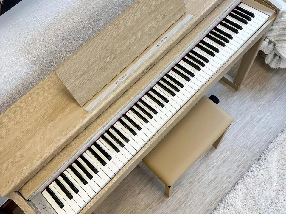 ROLAND RP-701 LO - Elite Piano