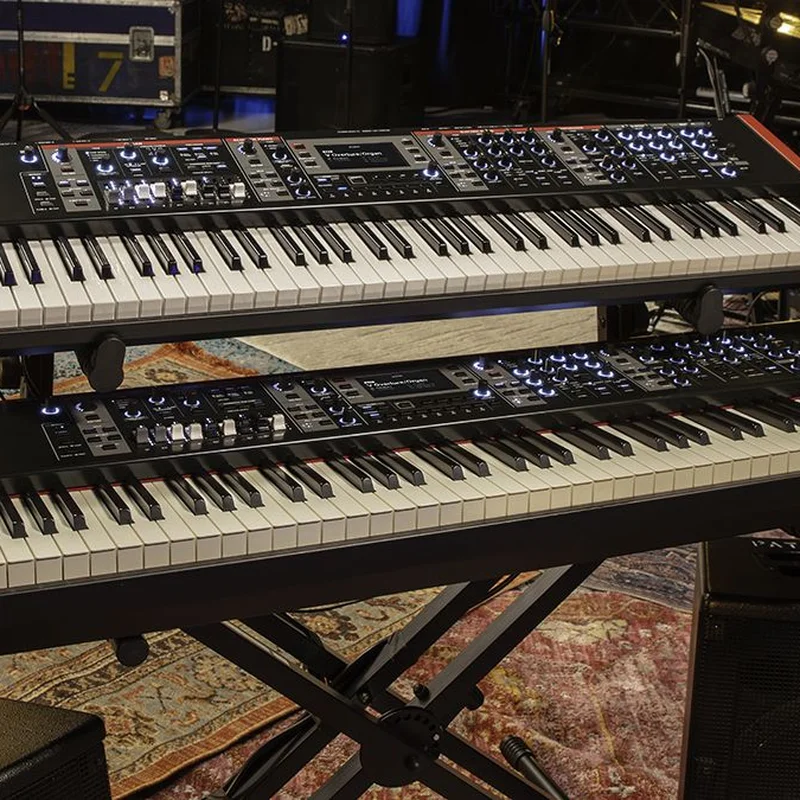 ROLAND V-Stage 76