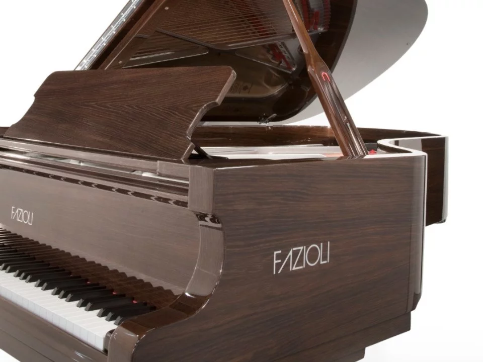 Review Oak Fumé Silver – Hình ảnh thực tế tại showroom Elite Piano