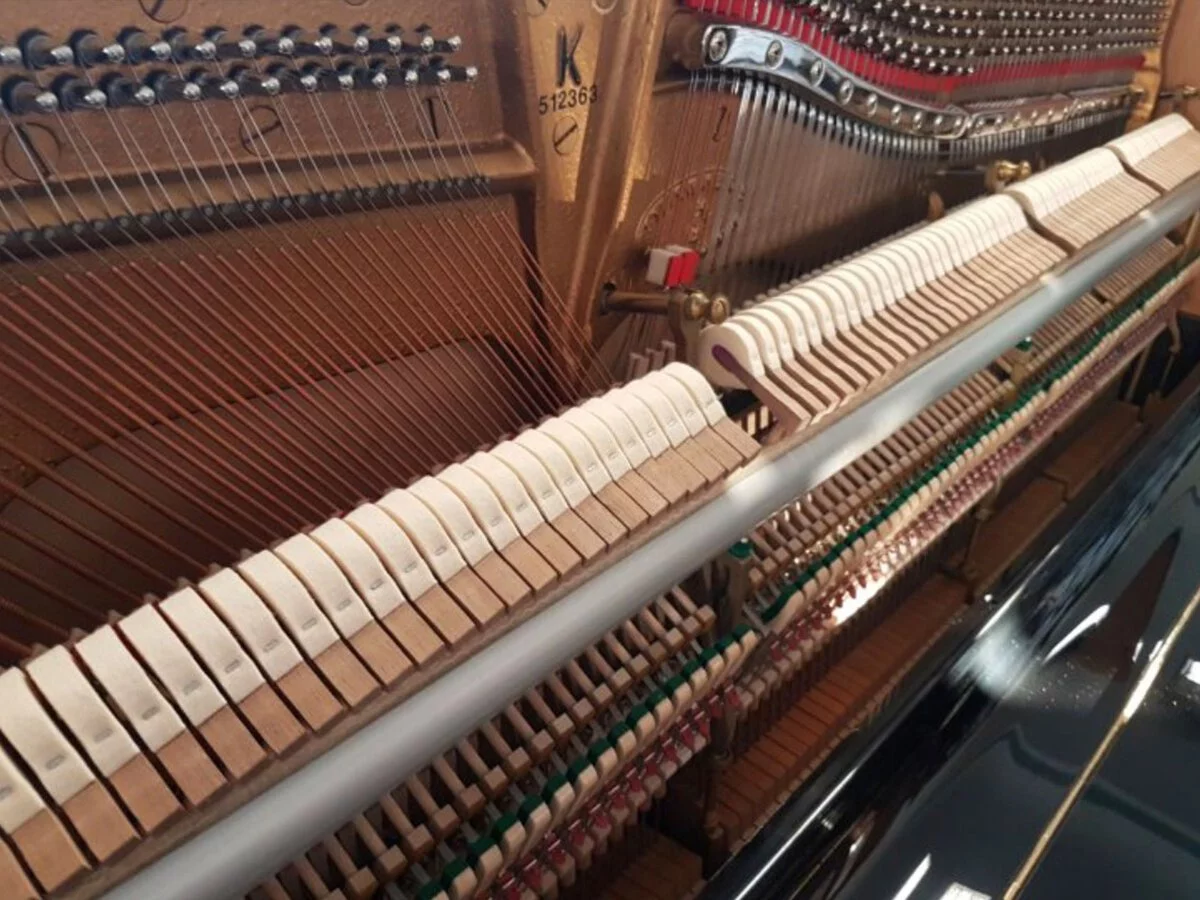 Đàn piano Steinway & Sons STEINWAY V-125 – Chi tiết bàn phím