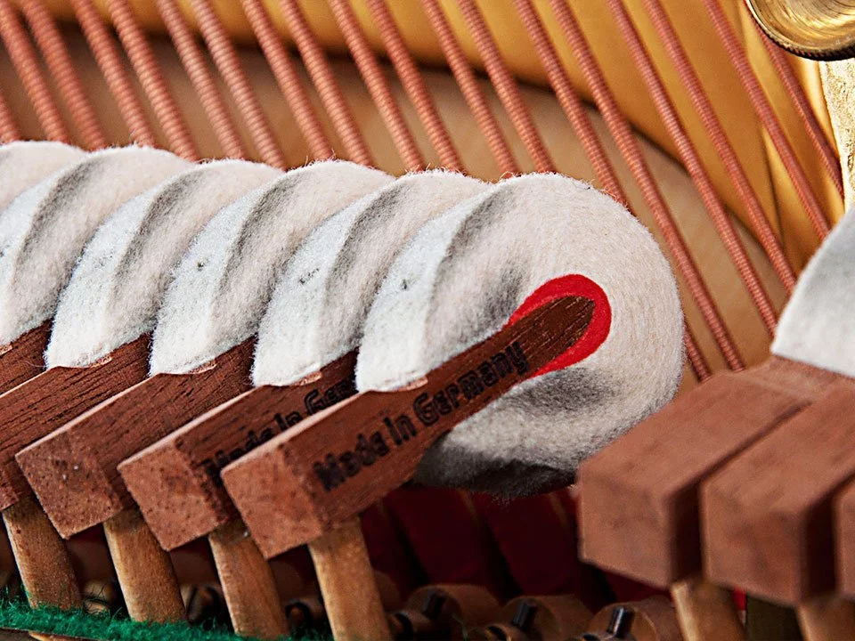 Đàn piano Steinway & Sons STEINWAY Z114 – Chi tiết bàn phím