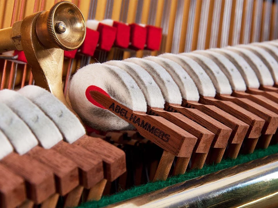 STEINWAY Z114