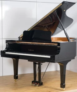 YAMAHA C6 PWH (USED)