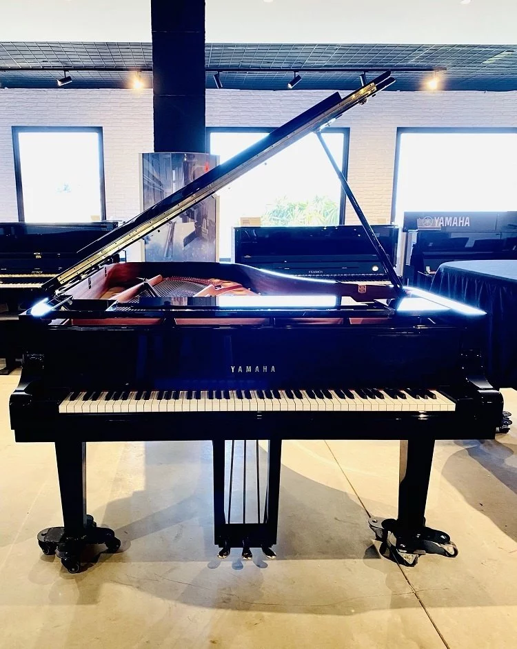 YAMAHA C7X PE
