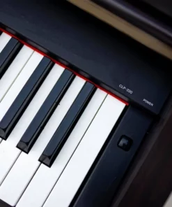 YAMAHA CLP-330 R