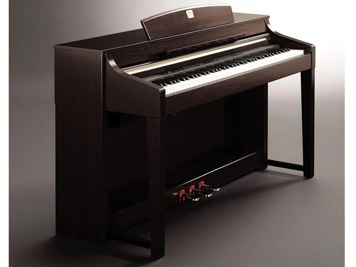 YAMAHA CLP-370 R