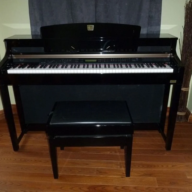 YAMAHA CLP-380 PE