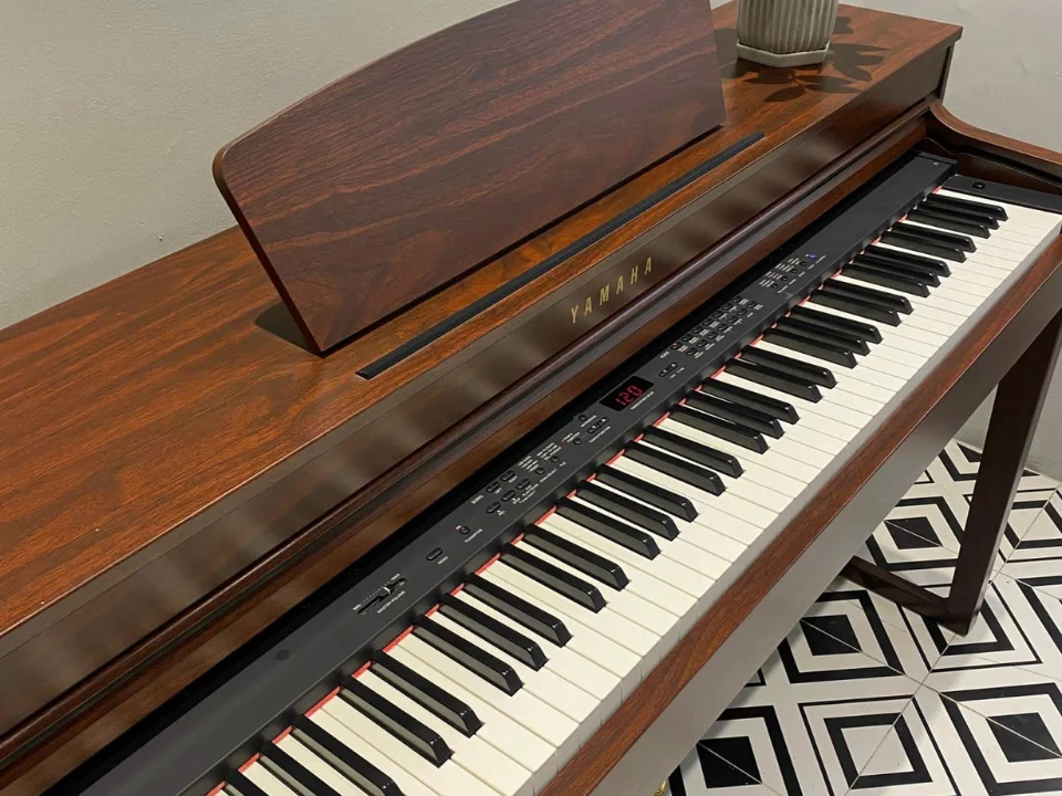 YAMAHA CLP-430 M