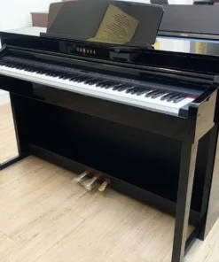 YAMAHA CLP-440 PE