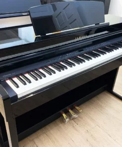 YAMAHA CLP-440 PE