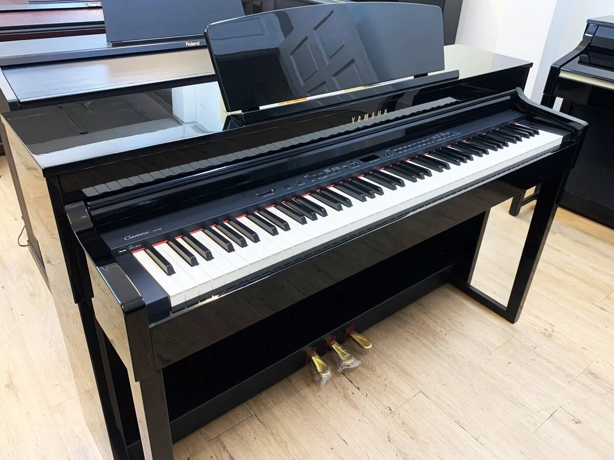 YAMAHA CLP-440 PE