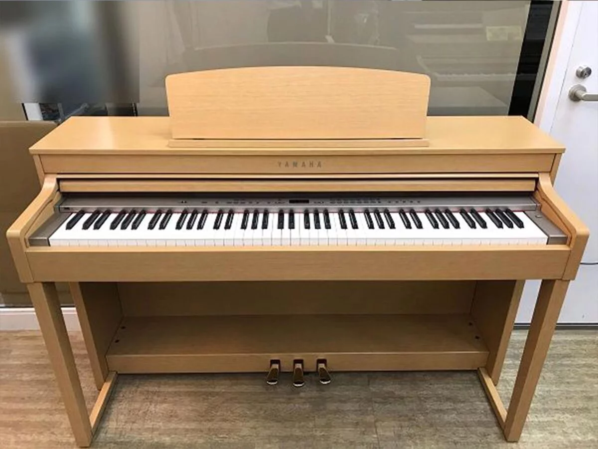 YAMAHA CLP-440 C