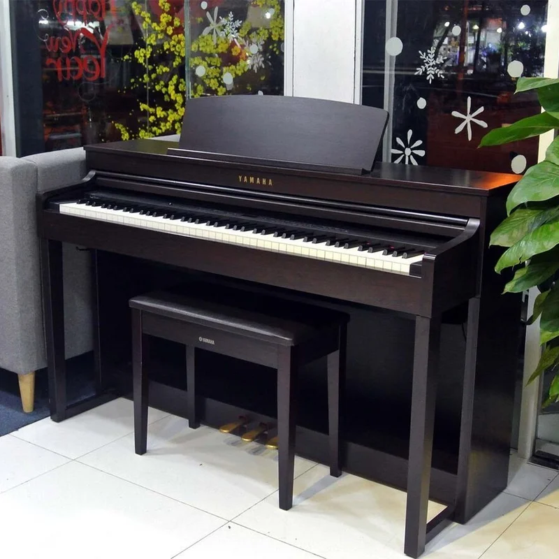 YAMAHA CLP-470 PE