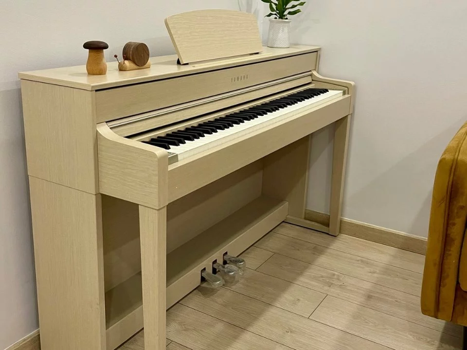 YAMAHA CLP-535 WA