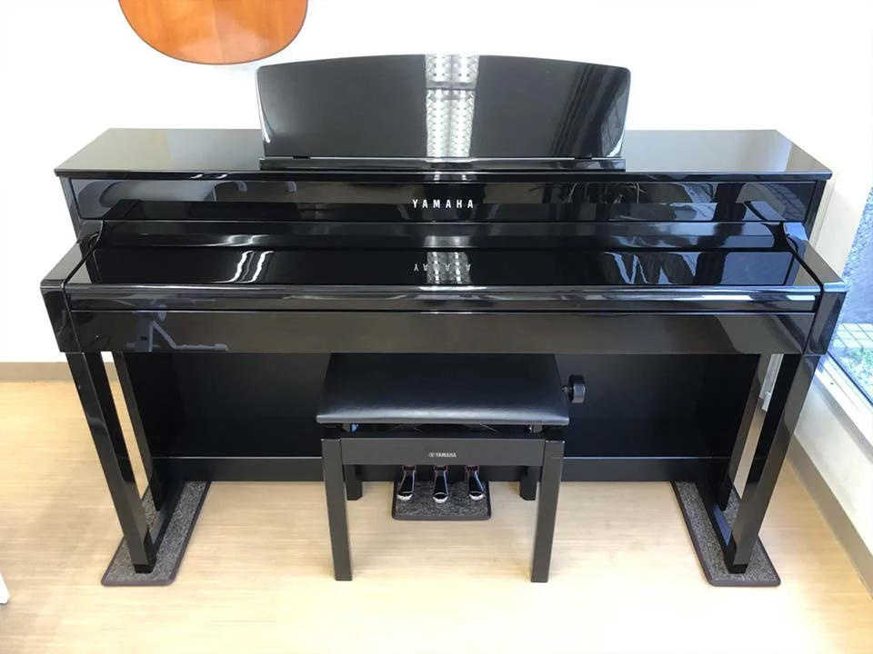 YAMAHA CLP-545 PE