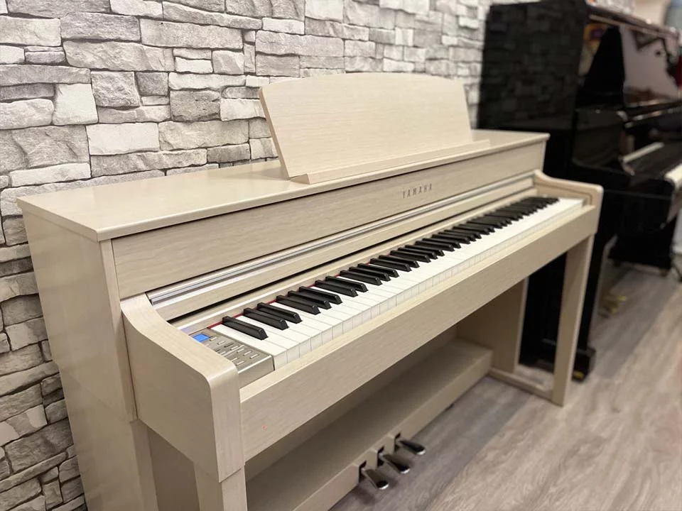YAMAHA CLP-545 WA