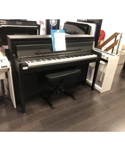 YAMAHA CLP-585 B
